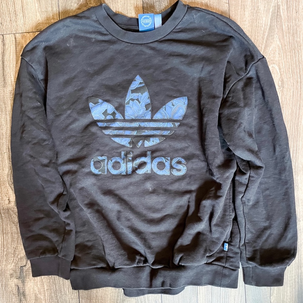 Adidas sweatshirt. Size small.